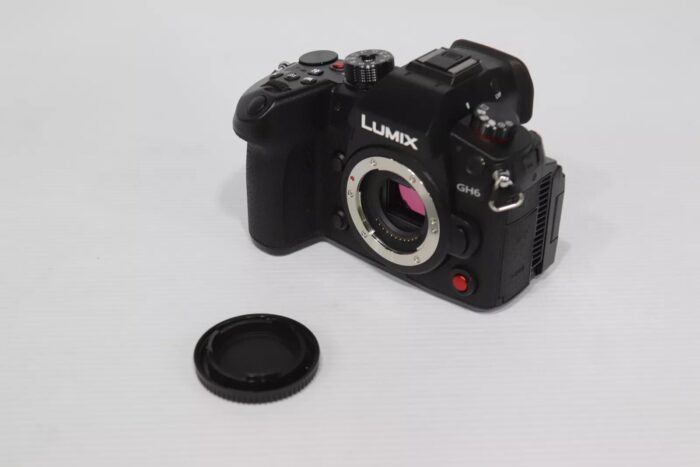 panasonic lumix gh6 mirrorless camera | 25.2mp | body only - Image 2